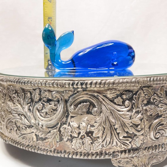 Blue Glass Whale Figurine Sculpture Paperweight Collectible by Pilgrim Glass. - Picture 7 of 8